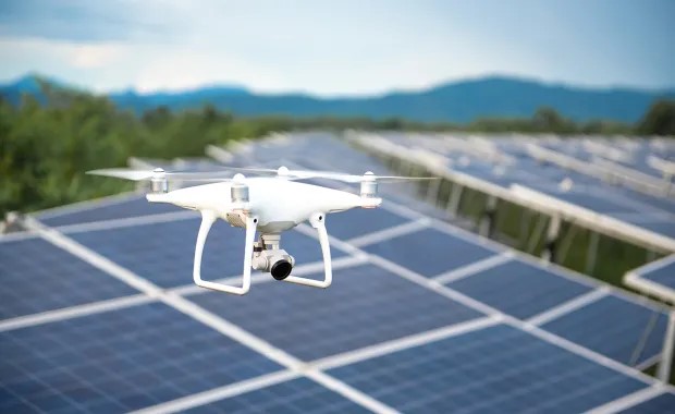 CGI mejora un 30% el rendimiento de su solución para inspeccionar plantas fotovoltaicas con drones e IA