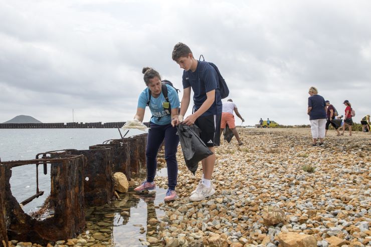 El Proyecto LIBERA caracteriza más de 77.000 residuos para conocer el origen de la basuraleza en la costa española