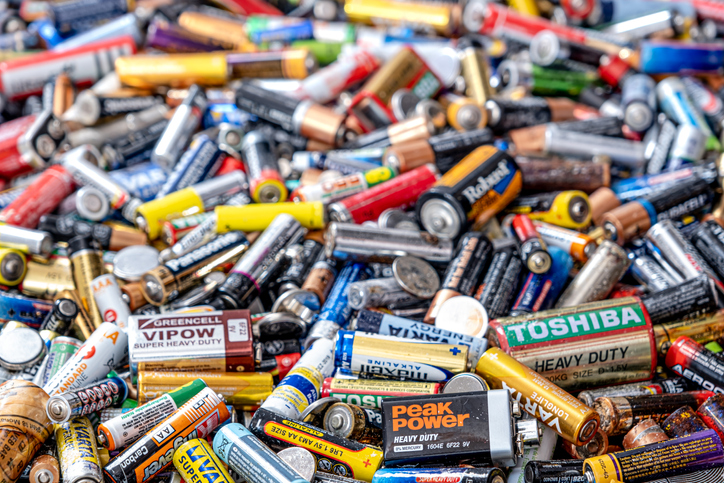 El Parlamento Europeo da luz verde a las nuevas reglas sobre diseño, producción y gestión de residuos para todo tipo de baterías y pilas vendidas en la UE