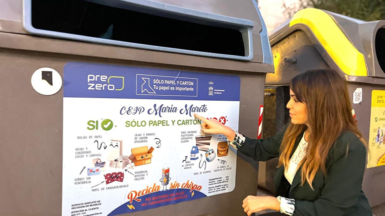 Murcia refuerza la educación ambiental con contenedores personalizados en colegios y barrios