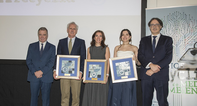 Battery Busters y líderes ambientales reciben los Premios Recyclia 2025