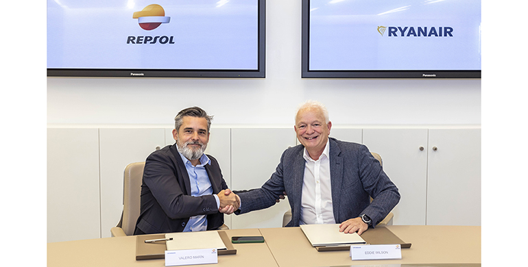 Ryanair y Repsol firman un importante acuerdo sobre combustible sostenible