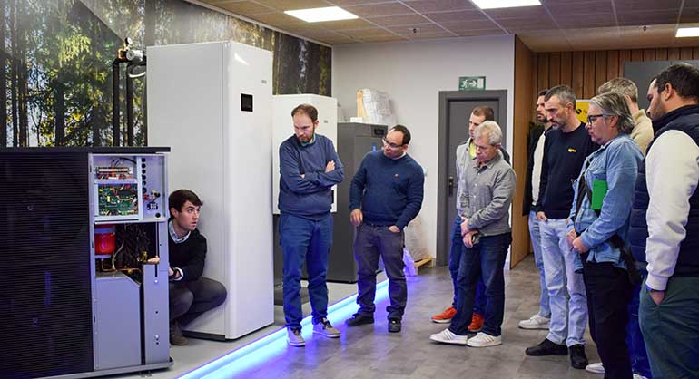 SumSol revoluciona las reformas sostenibles: aerotermia a 75 °C y suelo radiante en seco instalables en un día