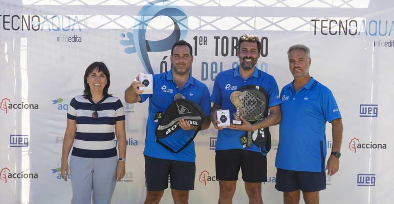 Ganadores absolutos del Primer Torneo de Pádel del Agua de Tecnoaqua