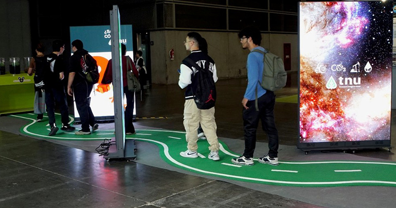 TNU impulsa la sostenibilidad con su innovadora exposición digital “Recicla y Sonríe” en Ecofira 25